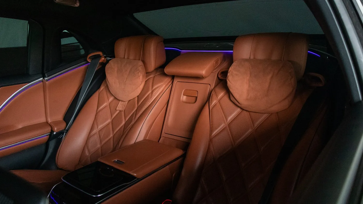 Two-tone Mercedes-Maybach S580 rental in Detroit, executive rear seats