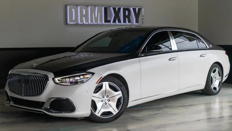 Two-tone Mercedes-Maybach S580 rental in Detroit