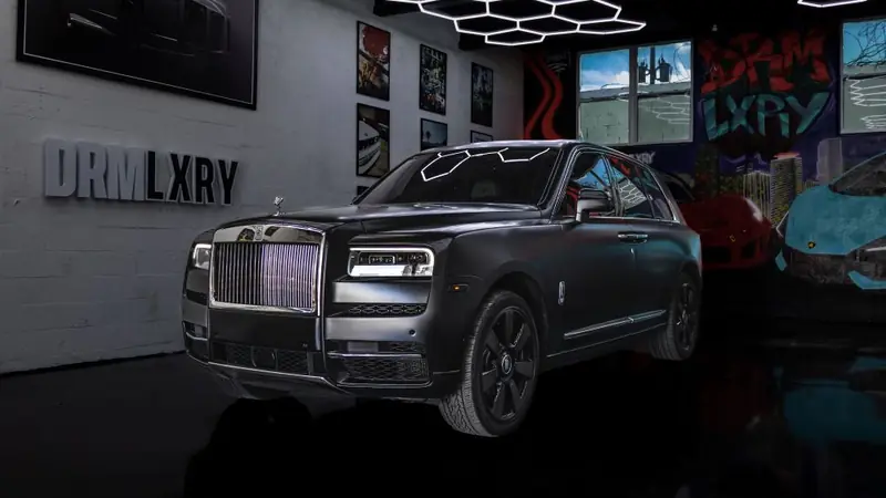 Black Rolls-Royce Cullinan rental in Miami