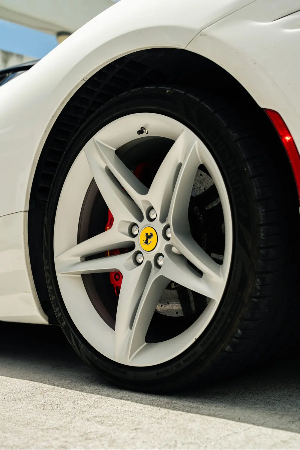 Ferrari SF90 Stradale wheel