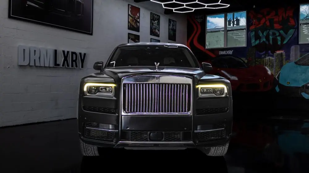 Luxury SUVs rental in Detroit