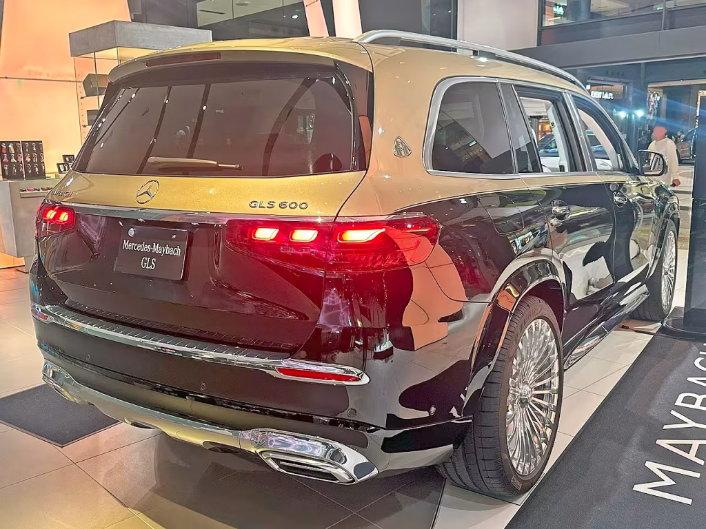 2021 Black Mercedes Benz Maybach GLS600 Rental in Miami, FL5