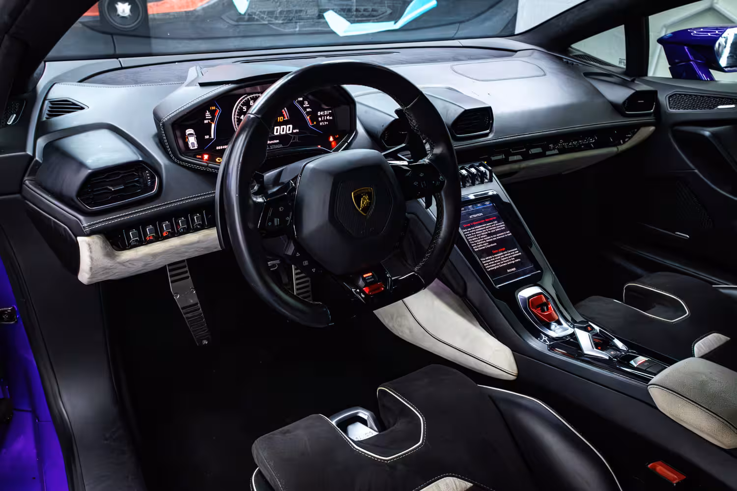 2022 purple Lamborghini Huracan EVO Interior